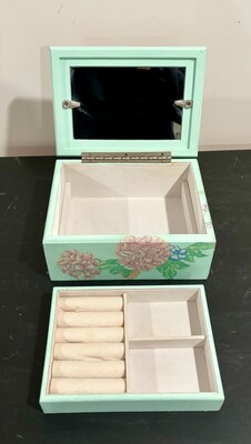Light Green Floral Painted Vintage Jewelry Box - image3